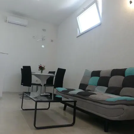 Apartment Fran *